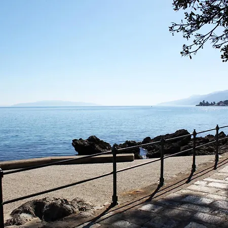 Lovely By The Sea In Volosko אופטיה